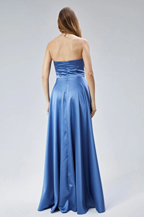 Kadın Abiye Ve Mezuniyet Elbise Taşlı Drape Detaylı Yırtmaçlı Straplez Saten Abiye Elbise