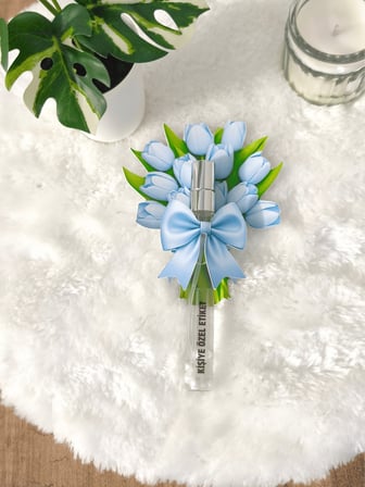 Pamuğum Atelier Mavi Lale Buketli 10ml Sprey Kolonya Kına Söz Nişan Nikah Hediyeliği (50 Adet)