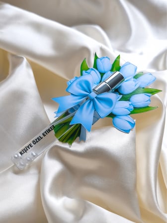 Pamuğum Atelier Mavi Lale Buketli 10ml Sprey Kolonya Kına Söz Nişan Nikah Hediyeliği (50 Adet)