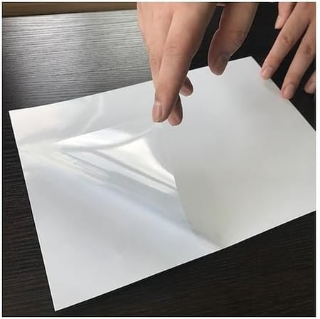 Şeffaf Yapışkanlı Parlak Laminasyon Kaplama Folyosu (122 x 200 cm)