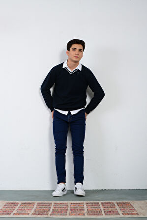 Genç V Yaka Triko Yaka Detaylı Selanik Kumaş Sweat