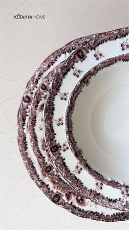 Burgundy Romance 24 Parça Desenli Porselen Yemek Takımı – Şık Sofra Seti Bordo Vintage