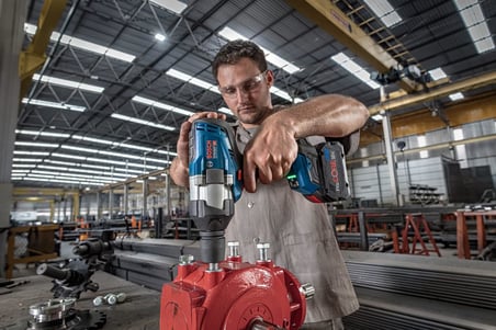 Bosch Professional GDS 18V-1050 H Akülü Darbeli Somun Sıkma (18 Volt, SOLO, Karton Kutuda, 1.050 Nm maks. tork, 3/4" kare uç girişi)