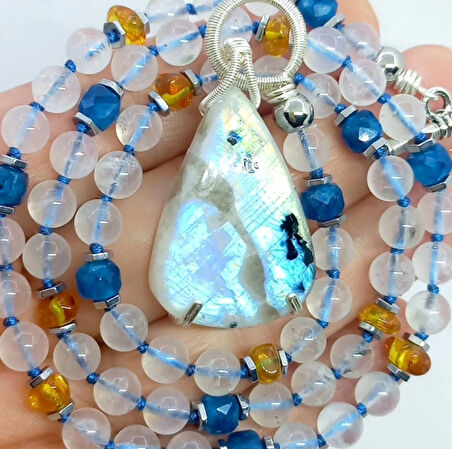 2449 Ay taşı Kehribar Kuvars Hematit el yapımı düğümlü kolye