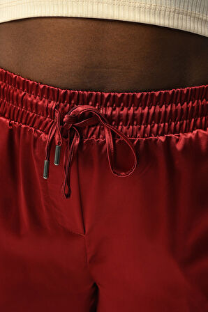 KADIN BELİ LASTİKLİ BOL PAÇA BORDO RENK DÜZ SATEN PANTOLON