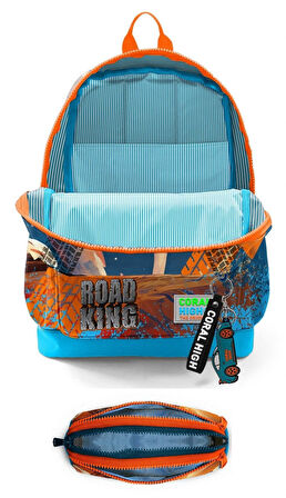 Coral High İlkokul Erkek Çocuklarına Özel Dört Gözlü Sırt Çantası ve Kalemlik Seti- Mavi Turuncu Arazi Aracı