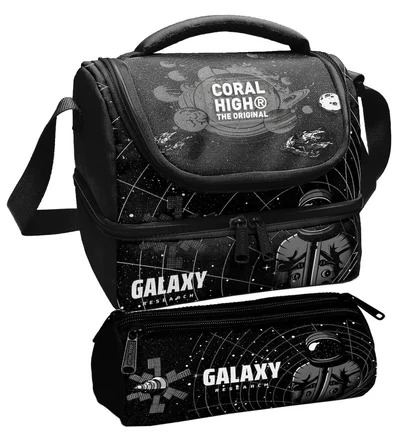 Coral High Erkek Çocuk Siyah Beyaz Galaxy Desenli İki Katlı Beslenme Çantası ve Kalemlik Seti (37219+11171)