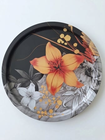 Premium 35 cm Dekoratif Metal Yuvarlak Tepsi – Özel Tasarım