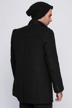 Dewberry Erkek Palto Siyah PLT8369 | Günlük Dış Giyim ve Şehir Stili, Kazak ve Gömlek Üzerine Katmanlı Kullanım, Jean ve Kumaş Pantolon Kombinleri, Ofis, Hafta Sonu ve Akşam Buluşmaları, Seyahat ve Mevsim Geçişi Gardırobu, Günlük Stil, Şehir Giyimi