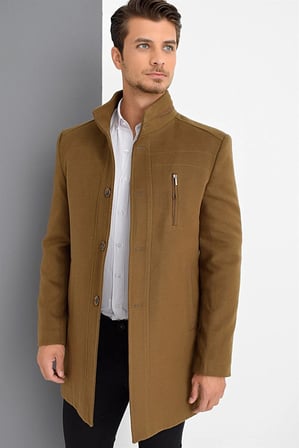 Dewberry Erkek Palto Camel PLT8386 | Günlük Dış Giyim ve Şehir Stili, Kazak ve Gömlek Üzerine Katmanlı Kullanım, Jean ve Kumaş Pantolon Kombinleri, Ofis, Hafta Sonu ve Akşam Buluşmaları, Seyahat ve Mevsim Geçişi Gardırobu, Günlük Stil, Şehir Giyimi