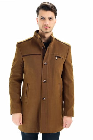 Dewberry Erkek Palto Camel PLT8369 | Günlük Dış Giyim ve Şehir Stili, Kazak ve Gömlek Üzerine Katmanlı Kullanım, Jean ve Kumaş Pantolon Kombinleri, Ofis, Hafta Sonu ve Akşam Buluşmaları, Seyahat ve Mevsim Geçişi Gardırobu, Günlük Stil, Şehir Giyimi