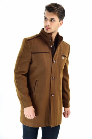 Dewberry Erkek Palto Camel PLT8369 | Günlük Dış Giyim ve Şehir Stili, Kazak ve Gömlek Üzerine Katmanlı Kullanım, Jean ve Kumaş Pantolon Kombinleri, Ofis, Hafta Sonu ve Akşam Buluşmaları, Seyahat ve Mevsim Geçişi Gardırobu, Günlük Stil, Şehir Giyimi