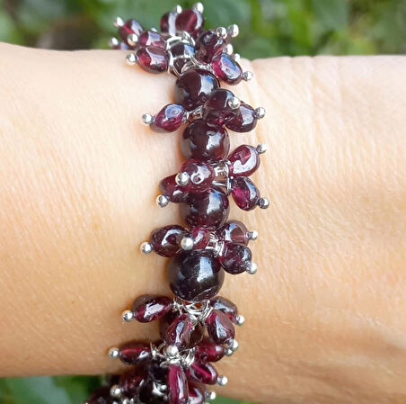  2466 Süzme Garnet el yapımı bileklik