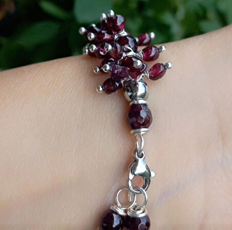  2466 Süzme Garnet el yapımı bileklik