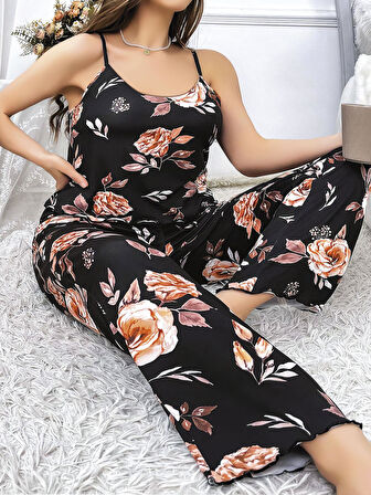Büyük Beden Siyah Üstüne Çiçek Desenli İnce Askılı 2'li Pijama Takımı