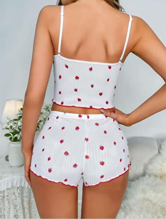 Beyaz Çilek Desenli Askılı Şortlu Pijama Takımı