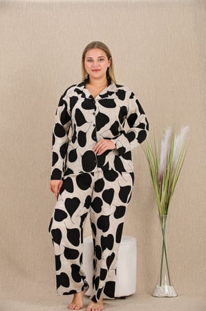 BüyükBeden Siyah Beyaz Kalp Desenli Düğmeli Uzun Kol Viskon Pijama Takımı