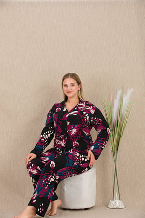 BüyükBeden Renkli Desenli Düğmeli Uzun Kol Viskon Pijama Takımı