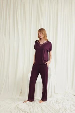 Kısa Kollu V Yakalı Dantelli Viskon Pijama Takımı