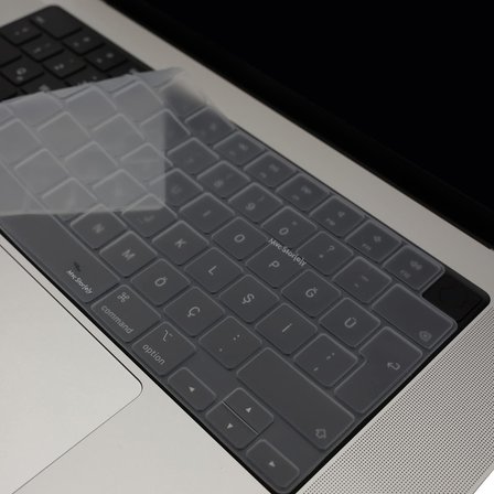 MacBook Türkçe‑Q Klavye Koruyucu Silikon Kılıf Kapak MacBook Air 13,6-15,3 Pro 14-16 inç Uyumlu M5/M4/M3/M2/M1 Touch ID – Toz, Dökülme ve Çizilmelere Karşı Koruma Şeffaf