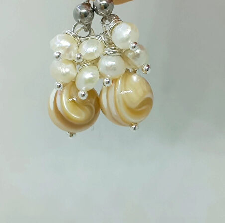  2472 Sedef doğal İnci çelik aparatlı el yapımı küpe