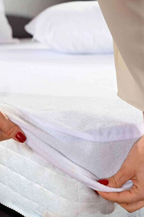 Set Beyaz Mikro Fitted Sıvı Geçirmez Alez ve 2 Adet Yastık Alezi