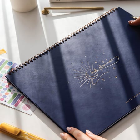 PAPERORA Süresiz Haftalık Spiralli Masaüstü Planlayıcı 24x34 cm - Desk Planner Lacivert