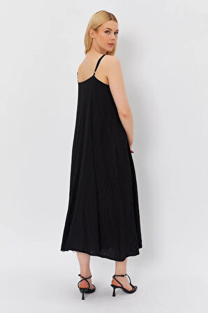 Siyah - Askılı Astarlı Gofre Elbise