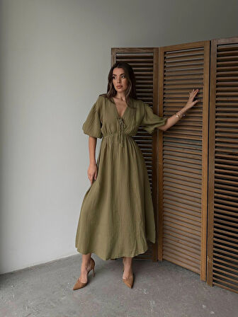 Haki - V Yaka Bağlamalı Müslin Kumaş Beli Lastikli Balon Kol Midi Elbise