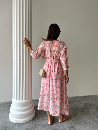 Pembe - Kruvaze Yaka Çiçek Desenli Kuşaklı Elbise