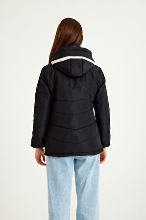 Günlük Kısa Kapüşonlu Kışlık Şişme Kadın Mont