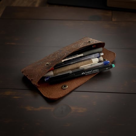 El Yapımı Kalemlik Hakiki Deri, Deri Küçük Kalem Kutusu – İş, Ofis, Okul Aksesuar Tutucu, Klasik ve Minimal El Yapımı Tasarım Vintage Kalemlik (Desenli Taba)