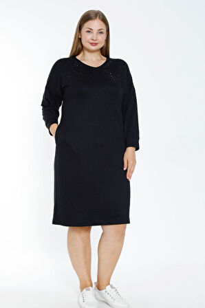 Siyah Uzun Kollu Taş Detaylı Pamuklu Büyük Beden Elbise