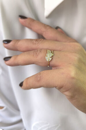 Taşlı Altın Yaprak Yüzük