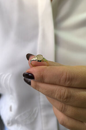 Taşlı Tasarım Altın Minimal Yüzük