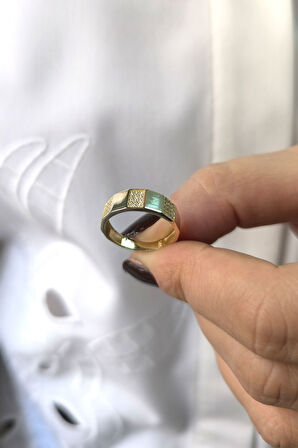 Köşeli Altın Minimal Yüzük