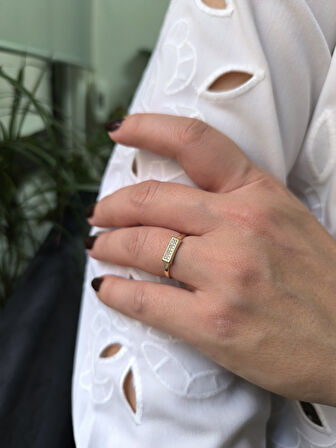 İnce Kol Altın Taşlı Kombin Yüzük