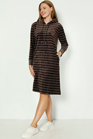 Haki Çizgili Kapüşonlu Nakış Detaylı Pamuklu Kadife Uzun Kollu Kadın Elbise