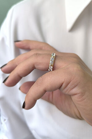 Altın Taşlı Çapraz Yüzük