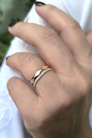 Altın Taşlı Pave Yüzük