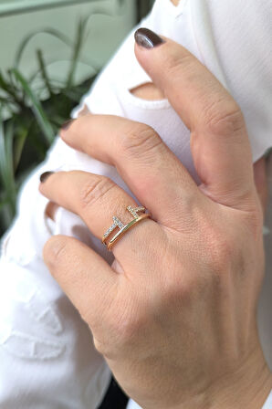 Altın Taşlı Model Kadın Yüzük