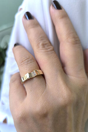 Altın Taşlı V Yüzük