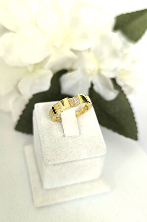 Altın Taşlı V Yüzük