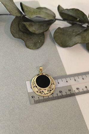 Siyah Mineli Altın Yuvarlak Etnik Kolye