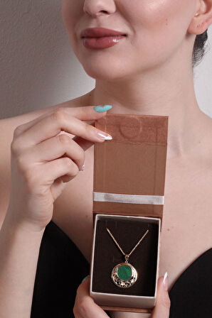 Yeşil Mineli Altın Yuvarlak Etnik Kolye