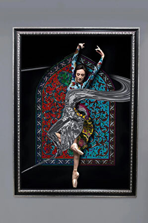Dekoratif Modern Çerçeveli Otantik Dans Eden Kadın Desenli Duvar Tablosu 50x70 CM