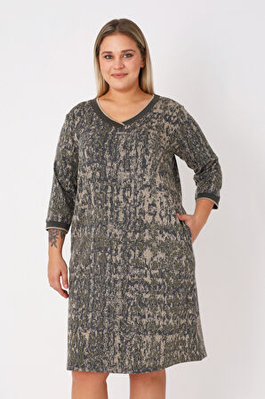 Haki Desenli Truvakar Kollu Cepli Jakarlı V Yaka Kadın Büyük Beden Elbise