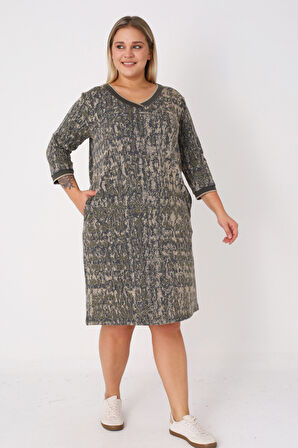 Haki Desenli Truvakar Kollu Cepli Jakarlı V Yaka Kadın Büyük Beden Elbise