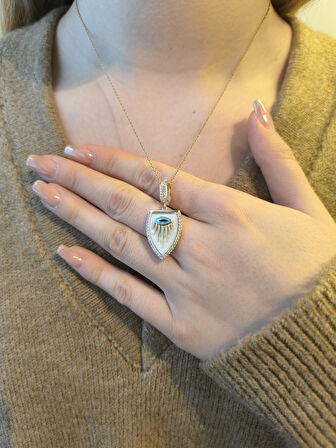 Altın Üçgen Nazar Göz Kolye