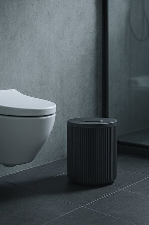 Lines Serisi Antrasit/Gri Akrilik Çöp Kovası – Silindir, 5 Litre, 25cm, Kolay Temizlenir - 3372